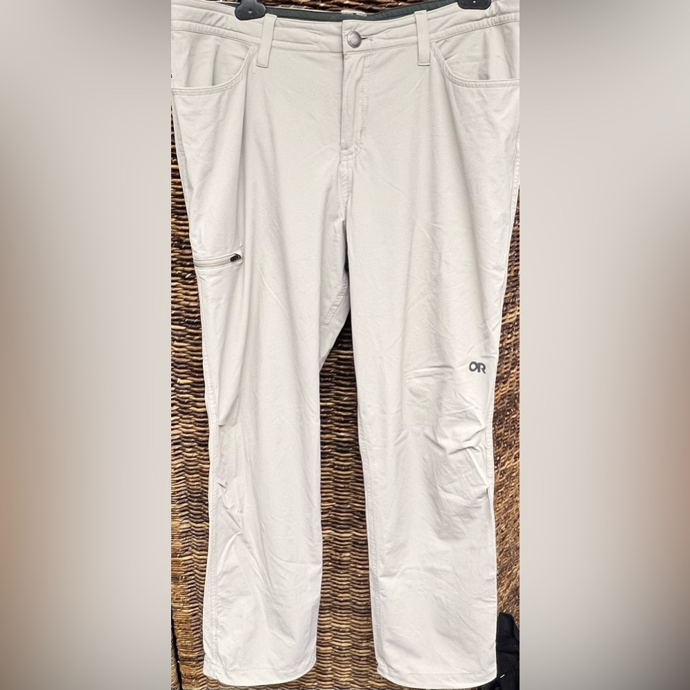 Outdoor Research Women’s Light cream Cargo‎ Pants- Size:12